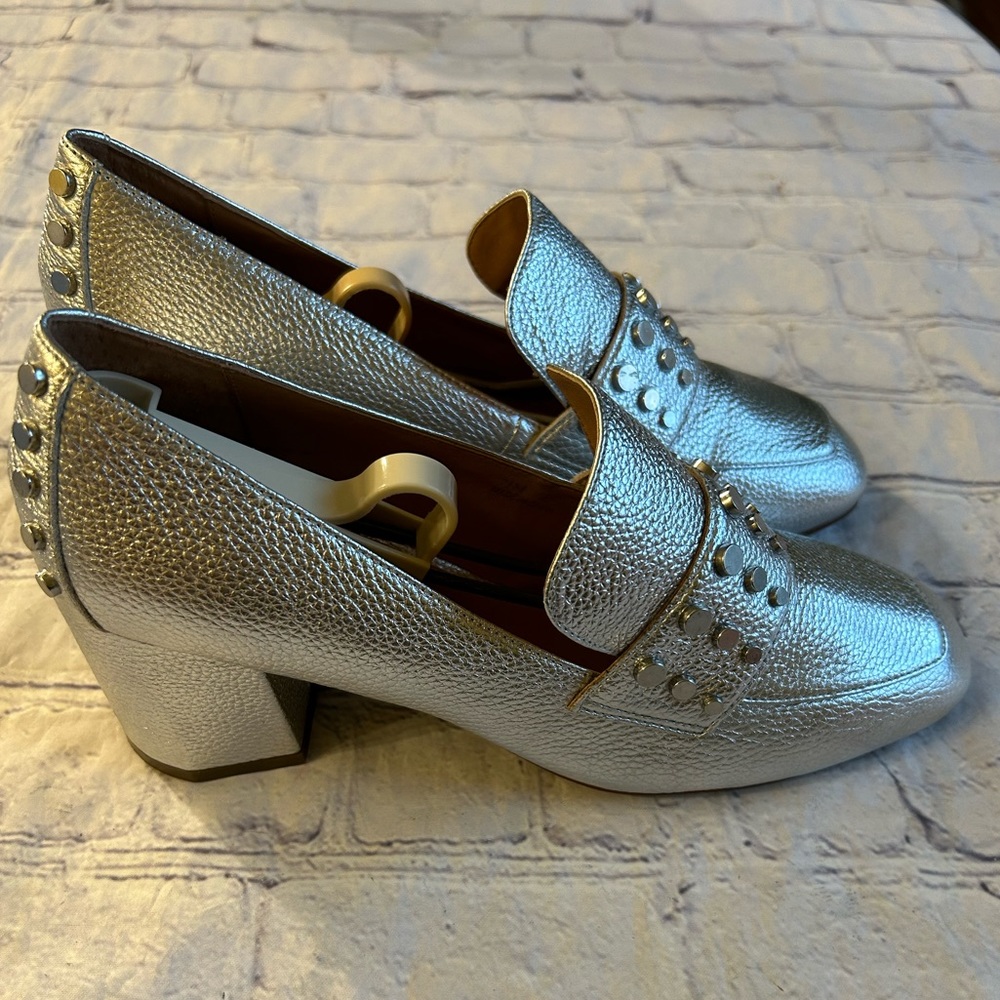 PAOLO LINEA WOMENS METALLIC SILVER /STUDS BLOCK HEEL LOAFERS SIZE 7.5M